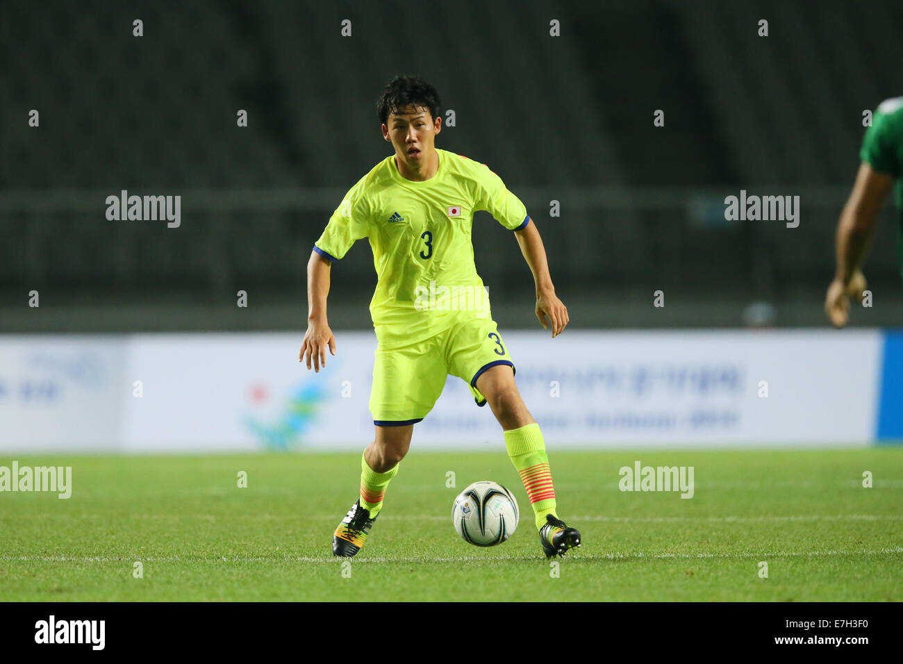 Incheon, Corea del Sud. Xvii Sep, 2014. Wataru Endo (JPN) Calcio/Calcetto : maschile di Stadio di Gruppo tra il Giappone 1-3 Iraq a Goyang Stadium durante il 2014 Incheon giochi asiatici in Incheon, Corea del Sud . Credito: YUTAKA AFLO/sport/Alamy Live News Foto Stock