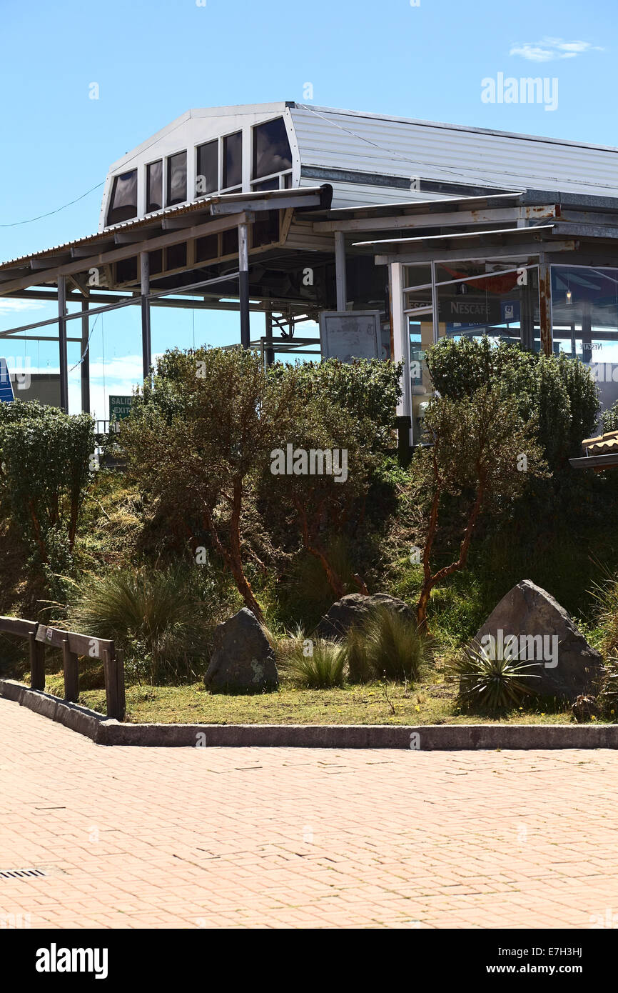 La parte superiore della stazione TeleferiQo a Cruz Loma belvedere sulla montagna Pichincha in Quito Ecuador Foto Stock