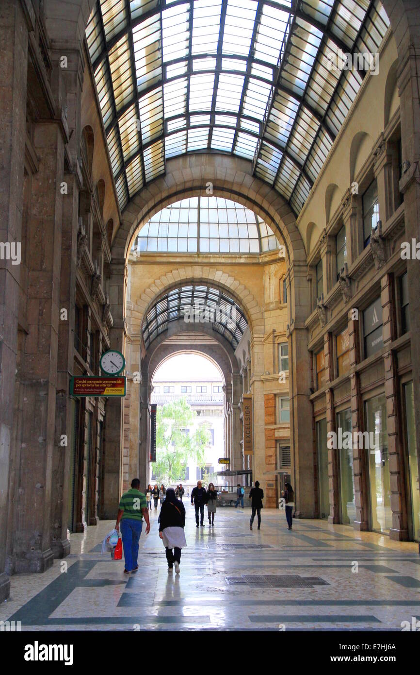 Un antica galleria di Milano, Italia Foto Stock