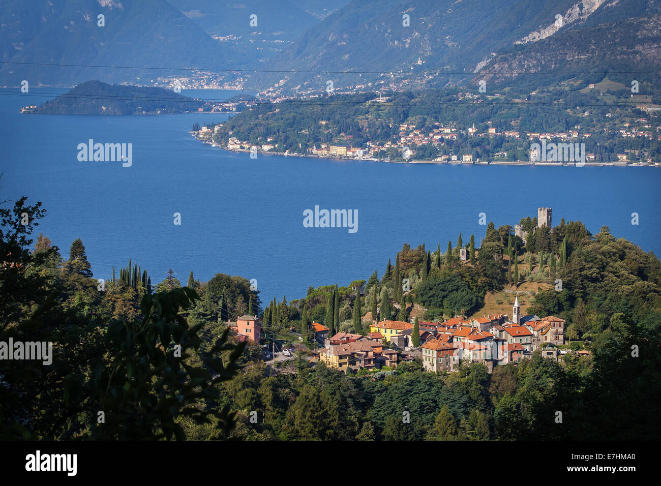 Il castello di Vezio e il Lago di Como Foto Stock