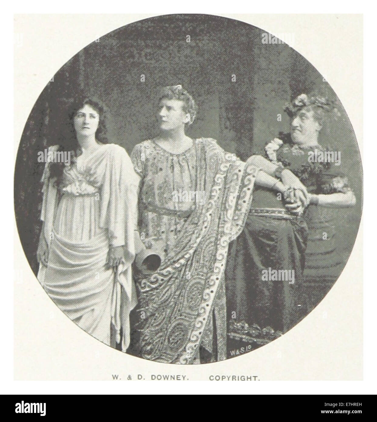 Un'illustrazione del 1899 di Barrett, probabilmente parte di un'opera storica o geografica più grande, che raffigura una mappa o una scena con testo e foto di accompagnamento. Questo serve come un'istantanea degli studi culturali o geografici della fine del XIX secolo. Foto Stock