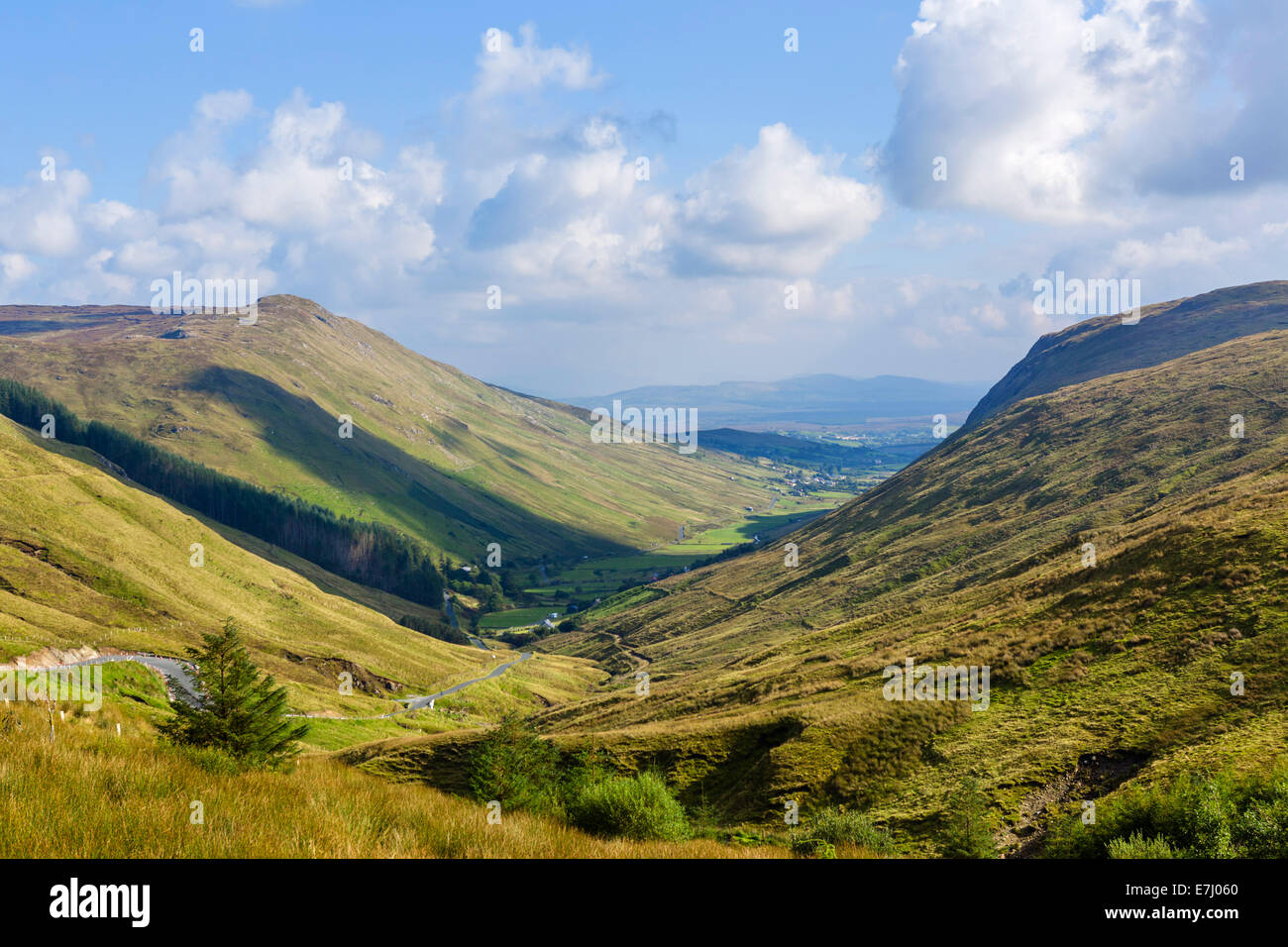 Il Glengesh Pass sulla R230 a sud di Ardara, County Donegal, Repubblica di Irlanda Foto Stock
