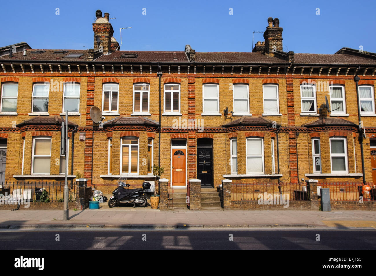 Case a schiera nel sud di Londra England Regno Unito Regno Unito Foto Stock