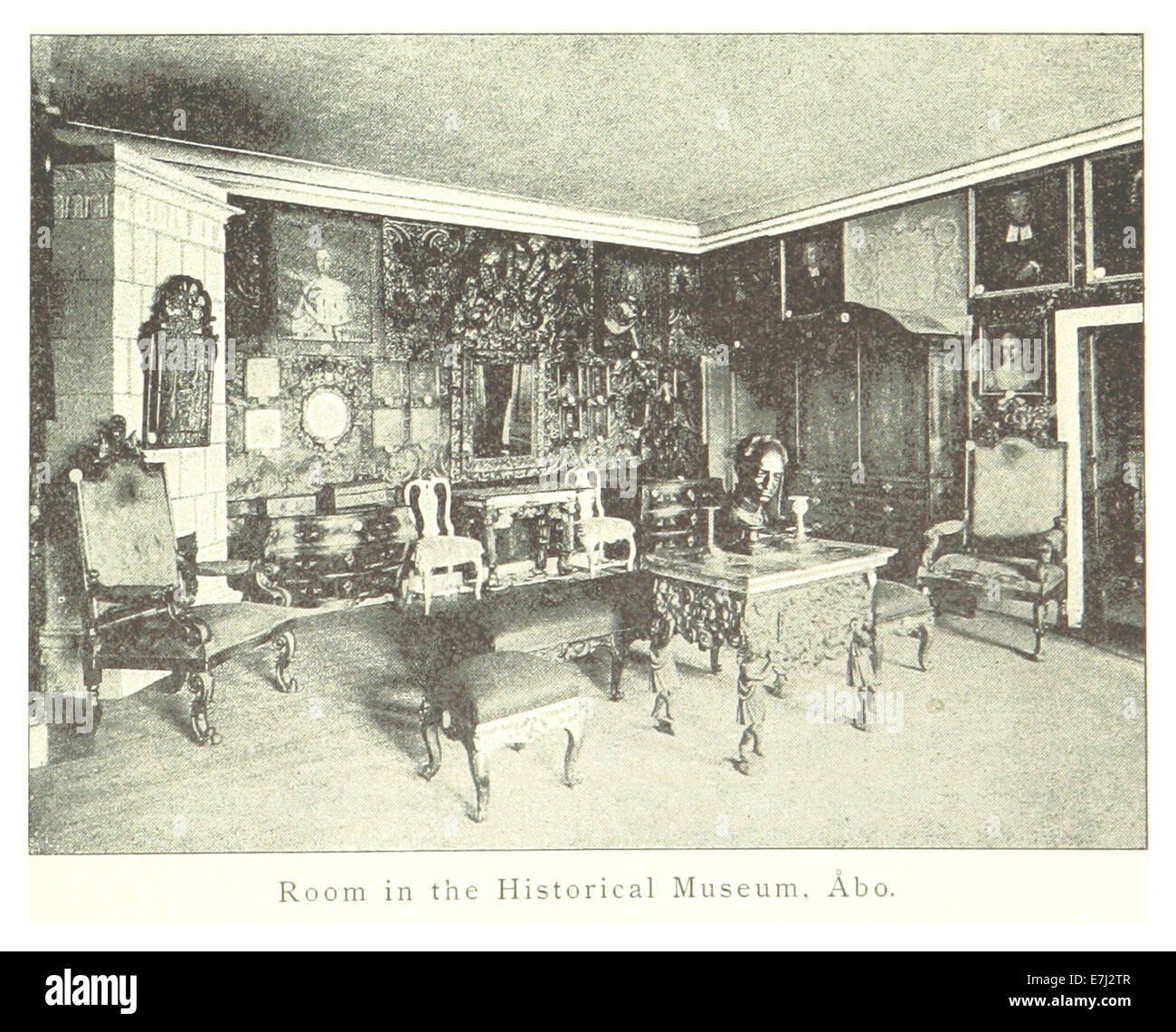 Questa illustrazione del 1894 presenta una sala nel museo di Turku, Finlandia, che offre uno sguardo alle esposizioni del museo e al suo ruolo nel preservare la storia e la cultura regionali. Foto Stock