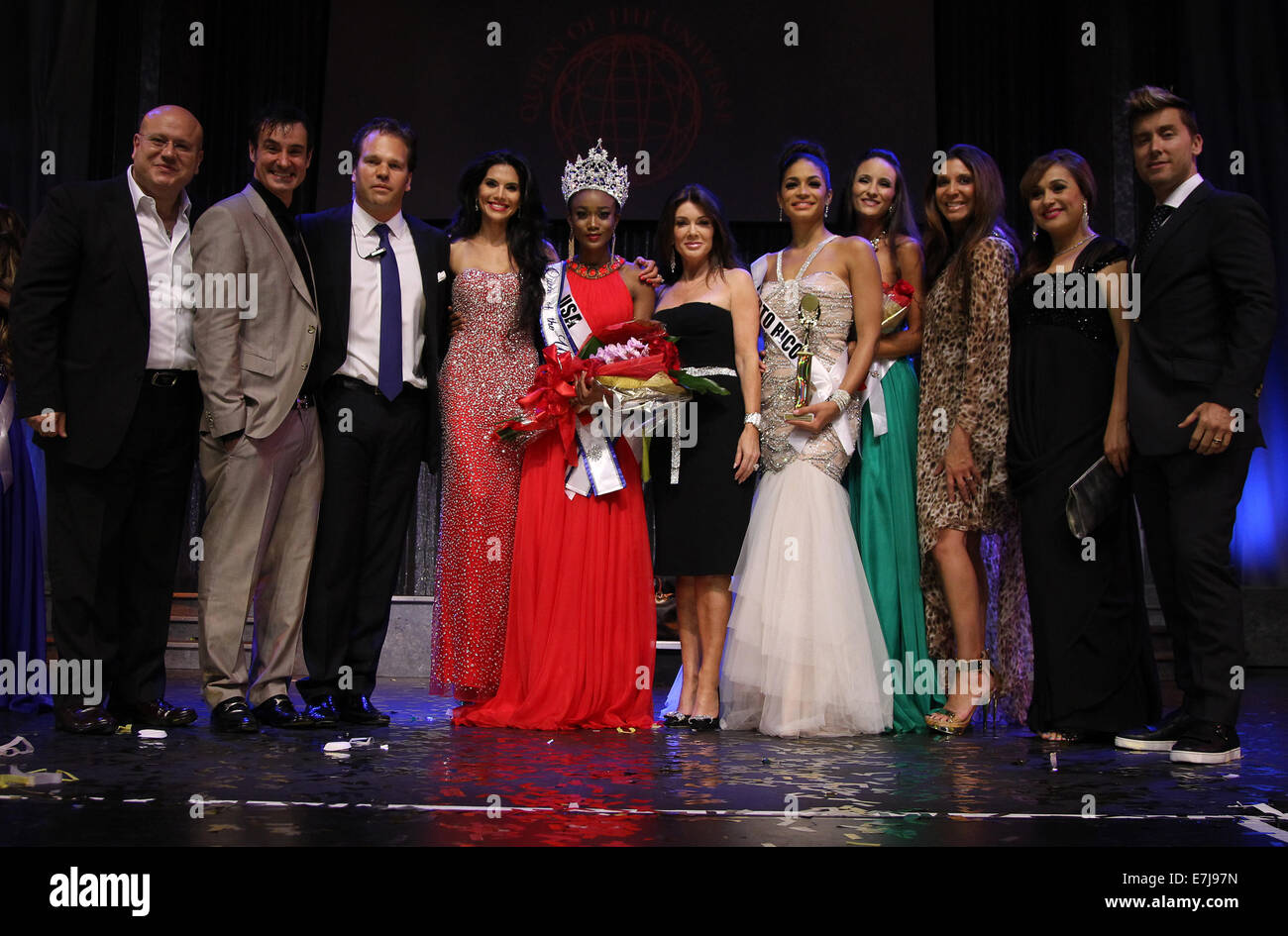 Regina dell'universo bellezza internazionale Pageant al Saban Theatre di Beverly Hills offre: Michael Ohoven,Joyce Giraud,Ariel Diane re,Lisa Vanderpump,Christine Devine,Lancia Bass,Michelle Vu,Nadine Masengu,O'Lita Rey dove: Beverly Hills, in California, negli Stati Uniti quando: 16 Mar 2014 Foto Stock