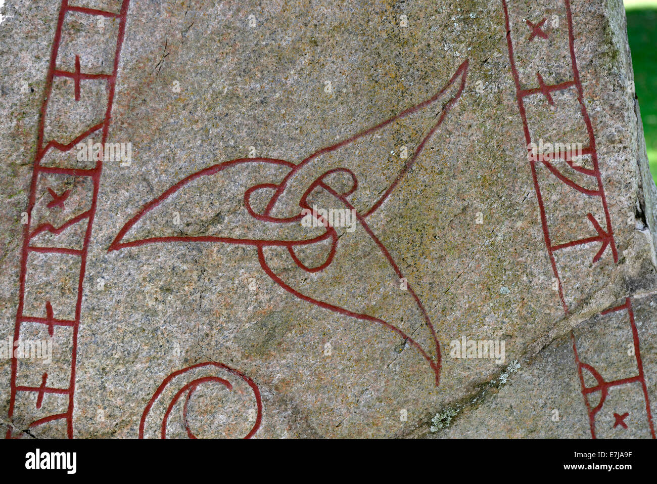 Runestone, xi secolo D.C., Täng e Ginnar costruito questa pietra in memoria del loro Padre e fratelli, Uppsala, Uppsala County Foto Stock