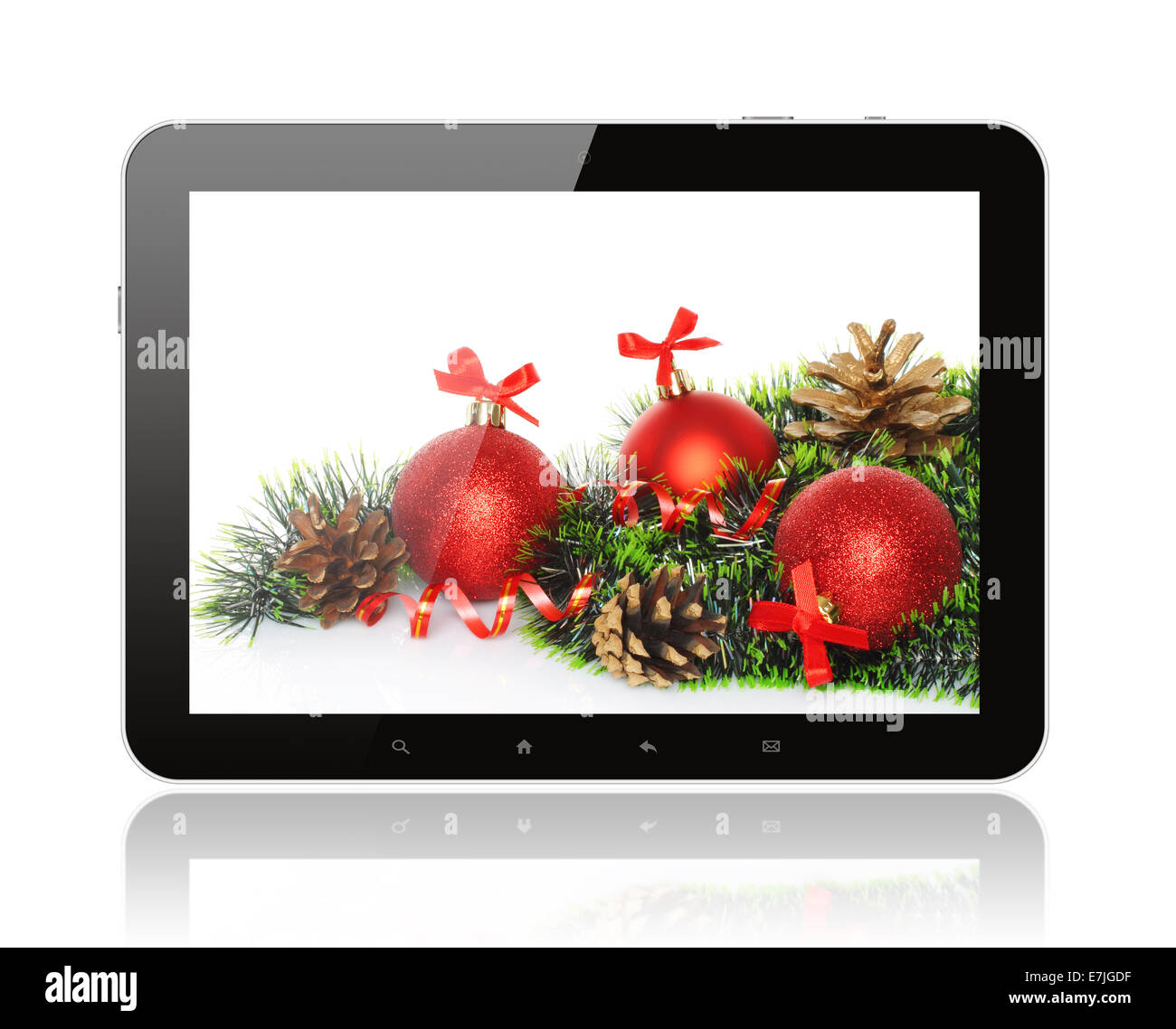 Tablet PC con decorazione di Natale su sfondo bianco Foto Stock