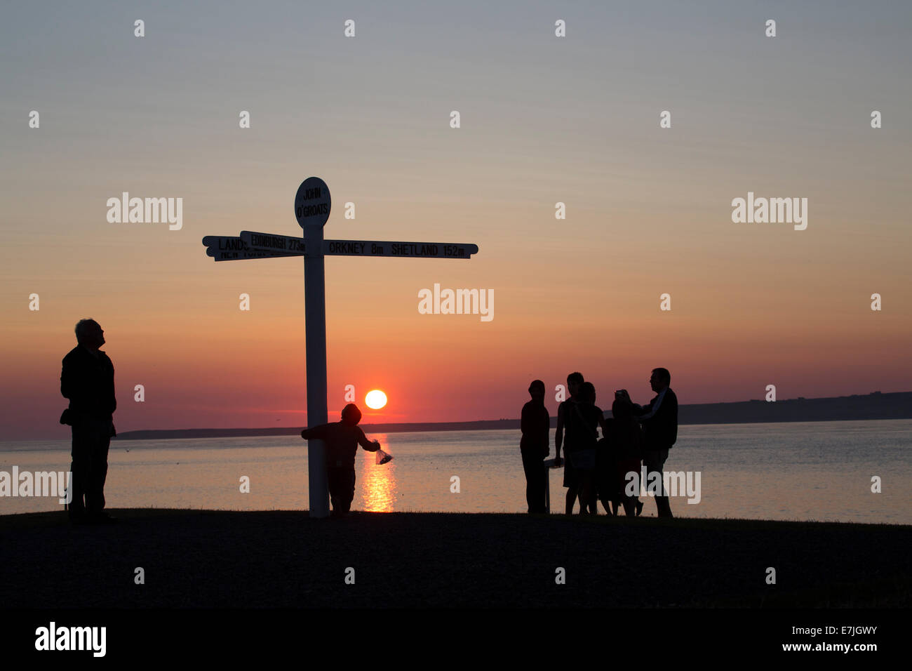 Persone nella luce del tramonto, John O'Semole, Scozia Foto Stock