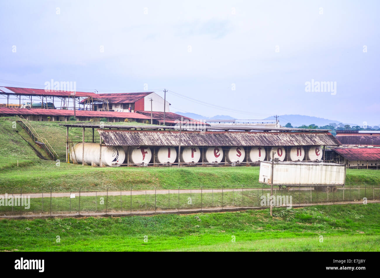 Fabbrica e uffici della Firestone Natural Rubber Company plantation in Liberia Foto Stock