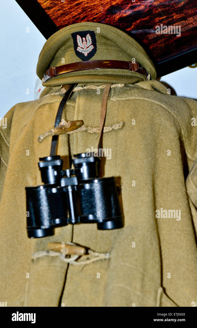 Littledean, Gloucestershire, UK. 19 Settembre, 2014. Immagine mostra:originale ed eccezionalmente raro WW2 SAS ufficiali di cappuccio di picco visualizzato qui su un originale WW2 duffle coat, simile a quella indossata da SAS comandante - David Stirling ... qui sul display in carcere Littledean Data 19/09/2014 Credit: Jules annan/Alamy Live News Foto Stock