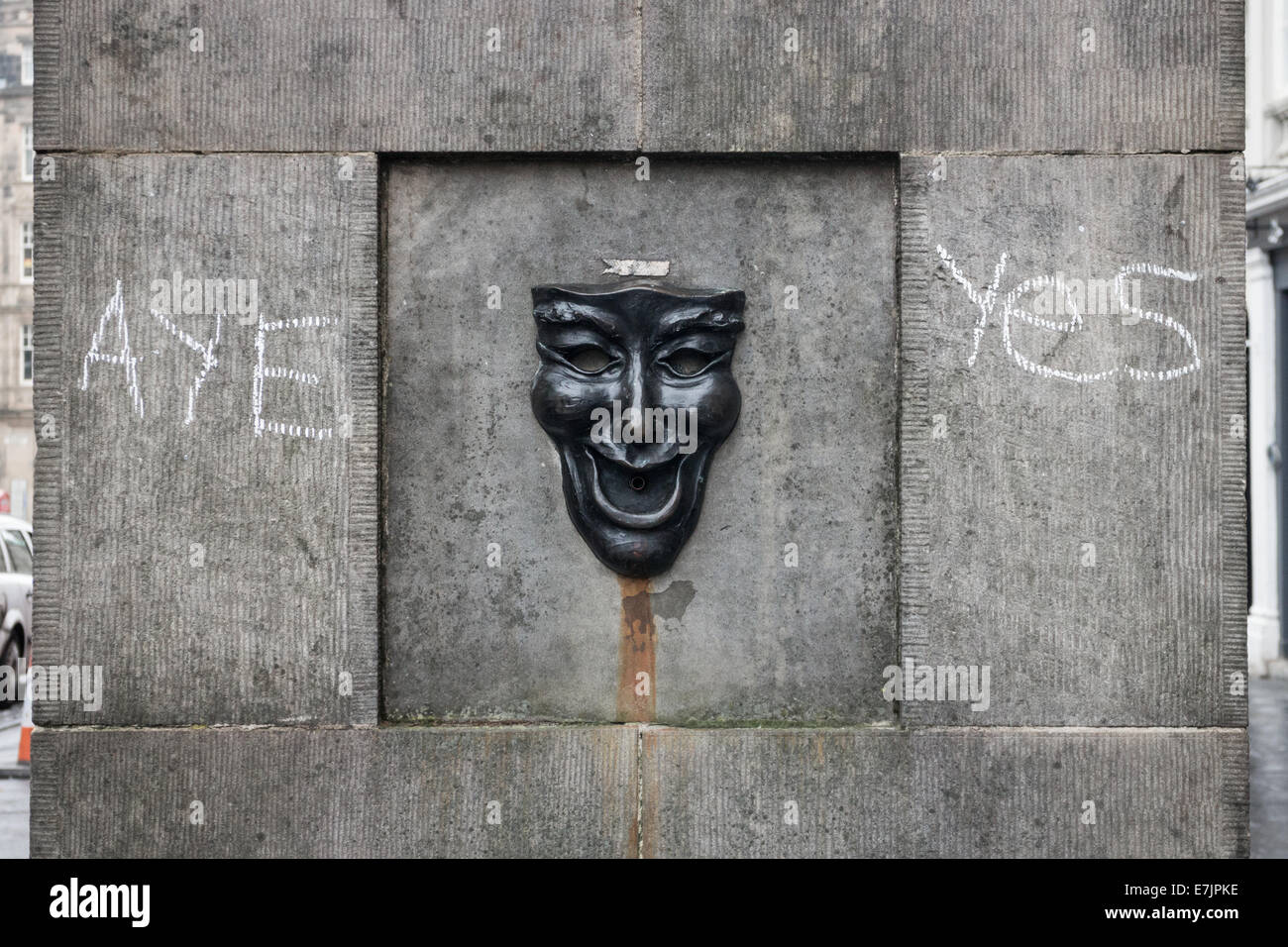 Referendum scozzese. Sì graffiti sul Royal Mile di Edimburgo Foto Stock