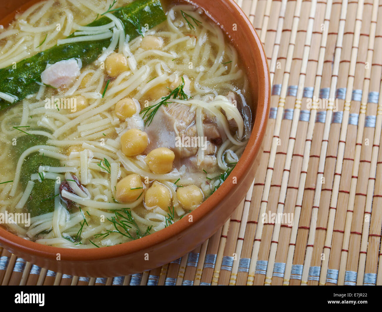 Algerino Maghreb Rechta chick zuppa di noodle al pollo Foto Stock