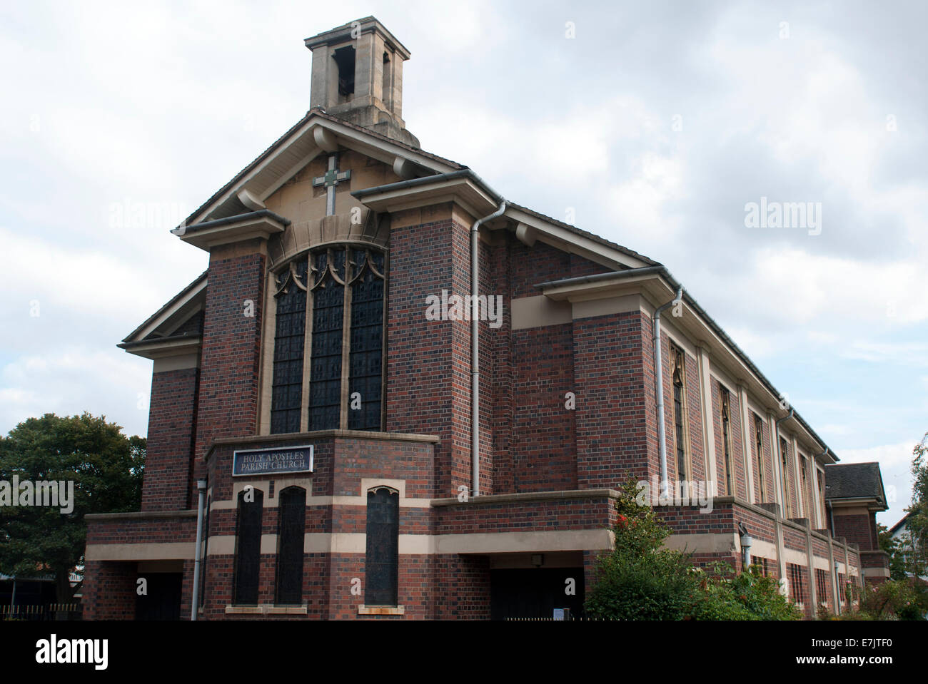 Santi Apostoli la Chiesa, Braunstone, Leicester, Leicestershire, England, Regno Unito Foto Stock
