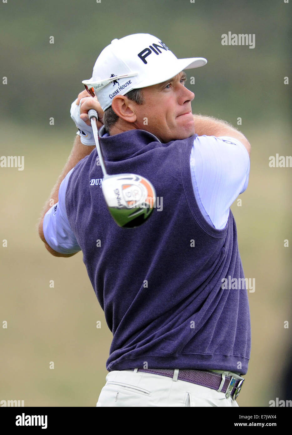 Gli ISP Handa Wales Open Golf giorno due : Lee Westwood tees off all'undicesimo foro al Celtic Manor corso di Newport Regno Unito questo pomeriggio. Credito: Phil Rees/Alamy Live News Foto Stock