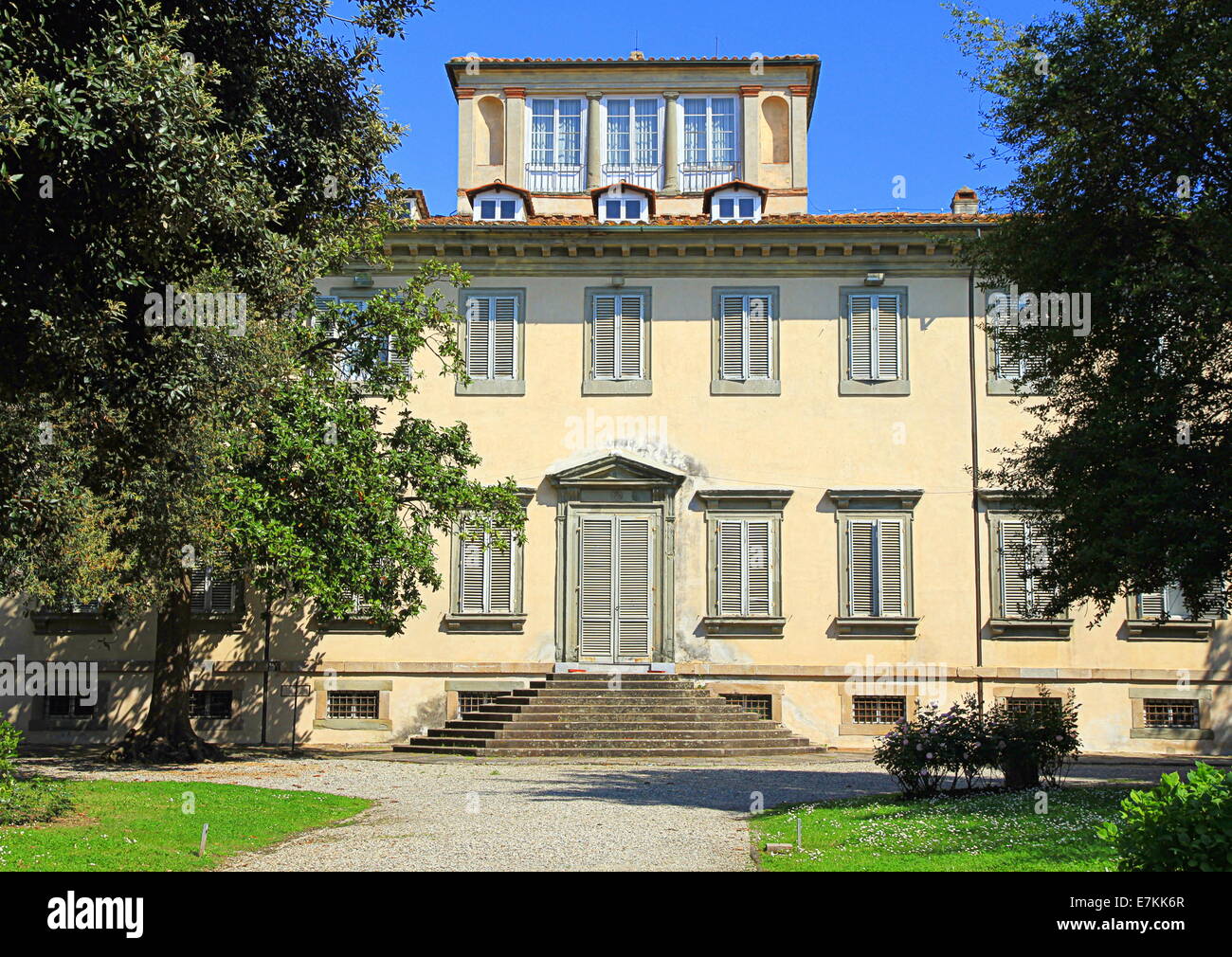 Villa Toscana facciata principale a Lucca, Italia Foto Stock