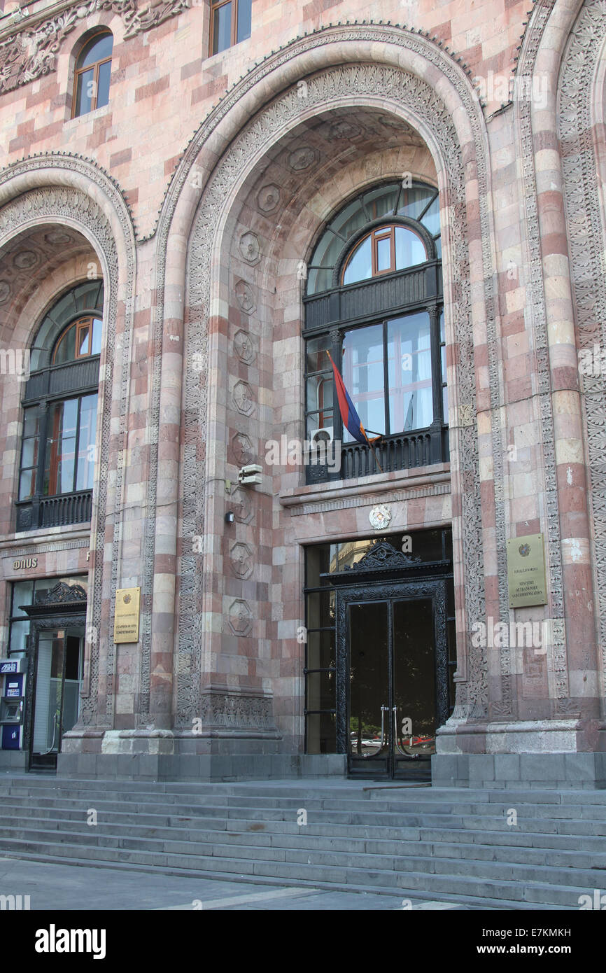 La Chiesa Armena Ministero dei Trasporti e delle comunicazioni nel centro di Yerevan, Armenia, come fotografato il lunedì, 15 Settembre 2014 Foto Stock