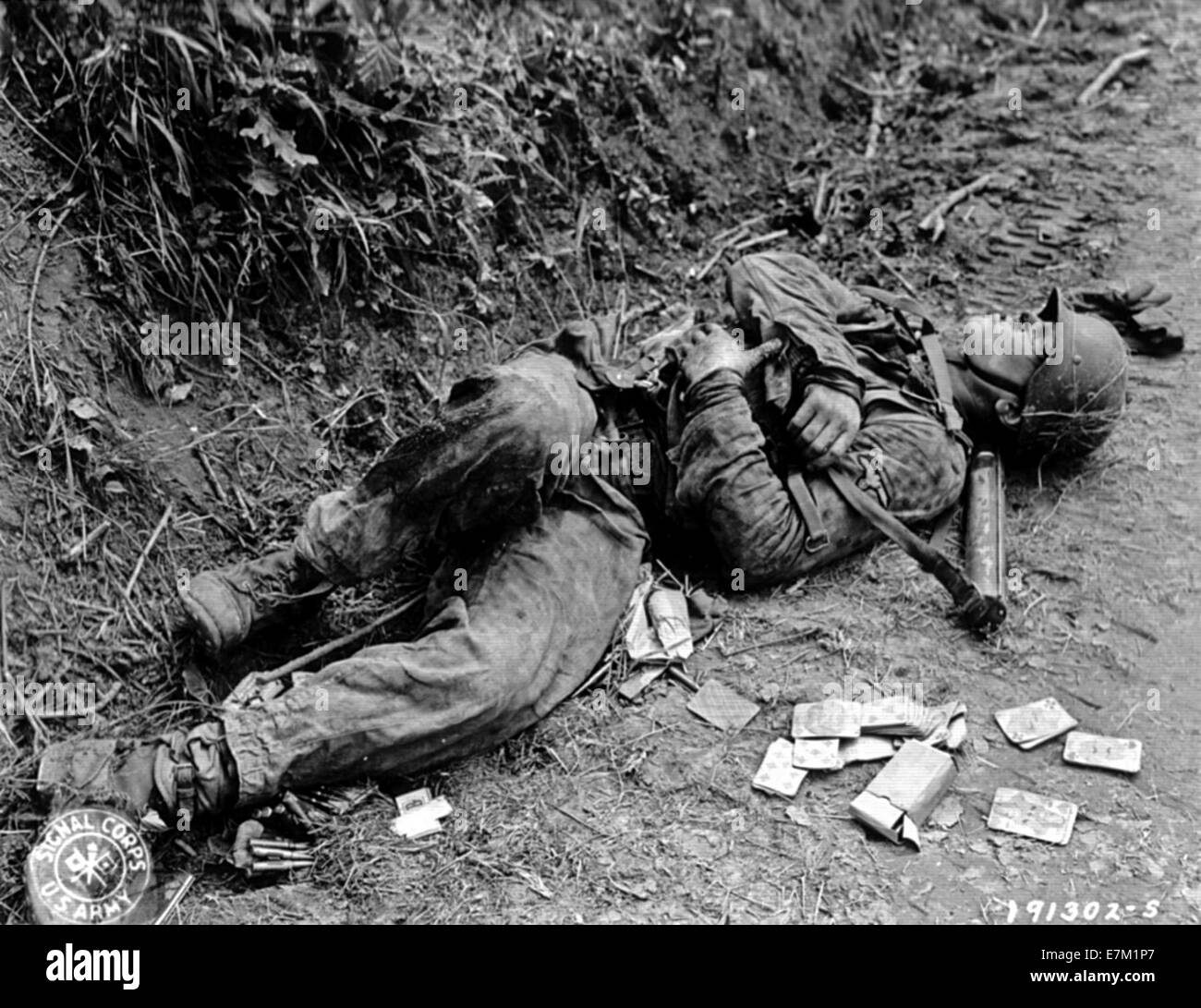 Dead membro tedesco delle waffen SS Foto Stock