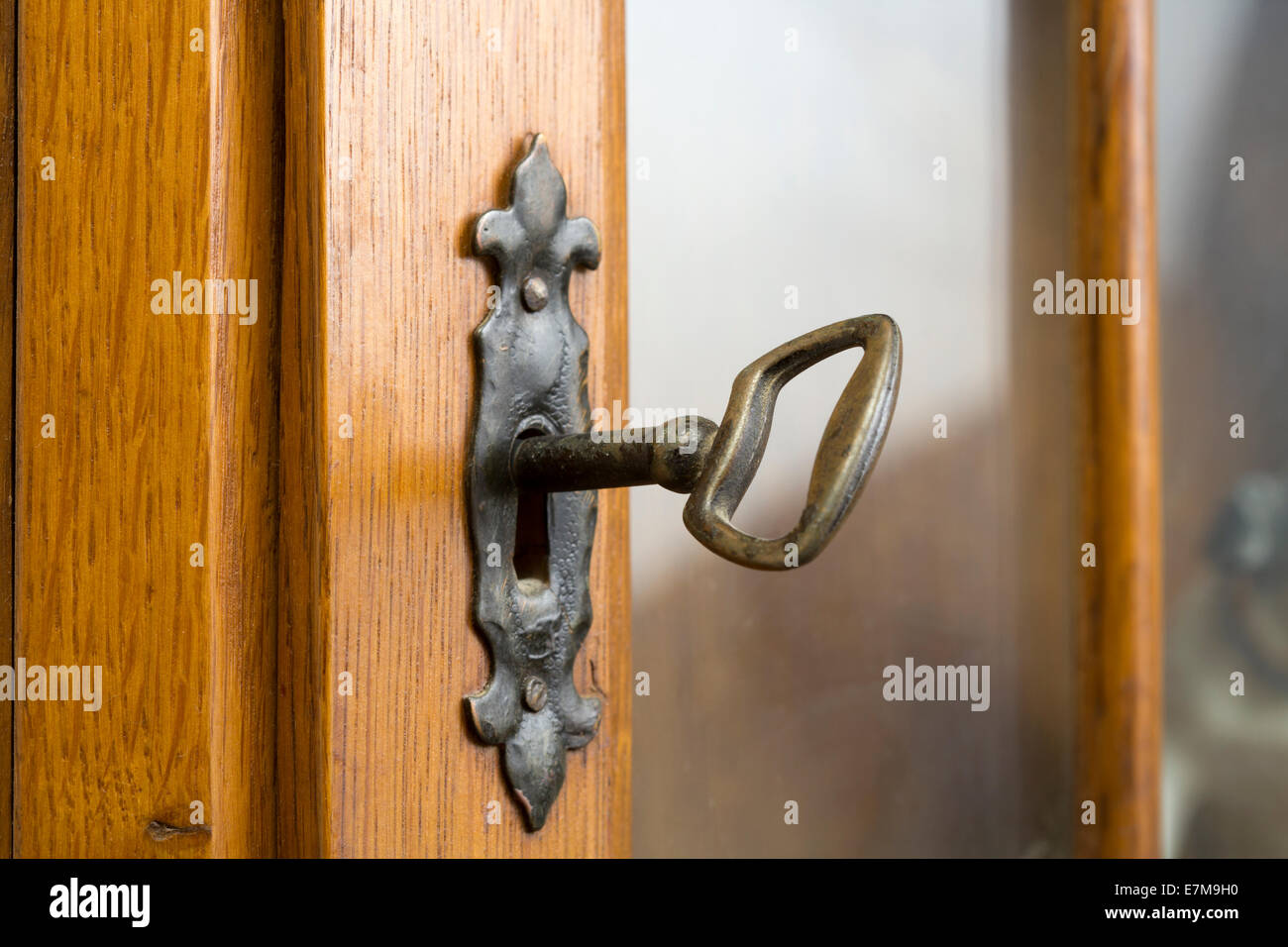 Serratura Porta Vintage Da Primo Piano Di Porta Esterna In Legno Antico -  Fotografie stock e altre immagini di Accessibilità - iStock