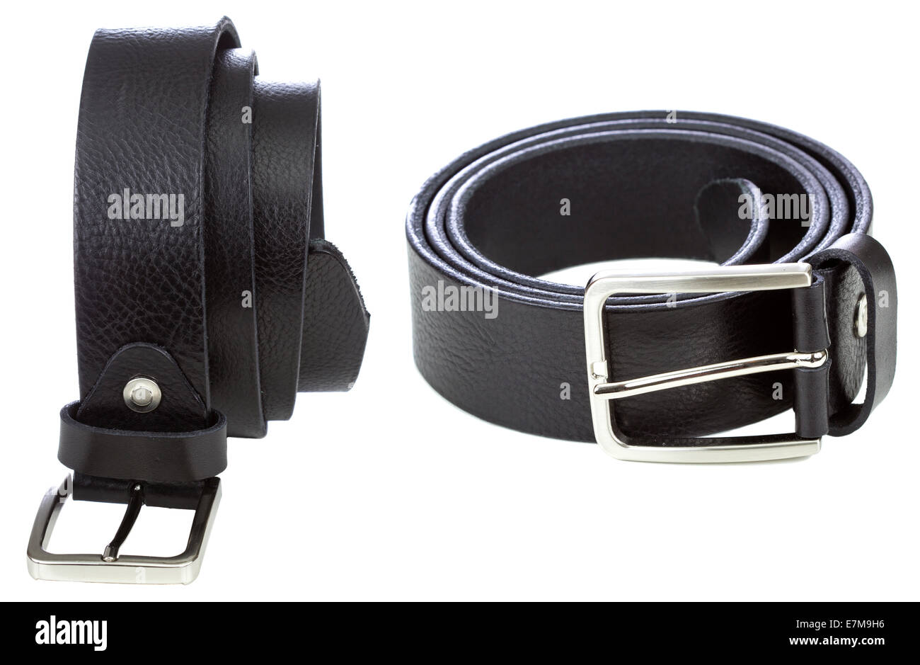 Cintura in pelle nera isolata su uno sfondo bianco Foto Stock