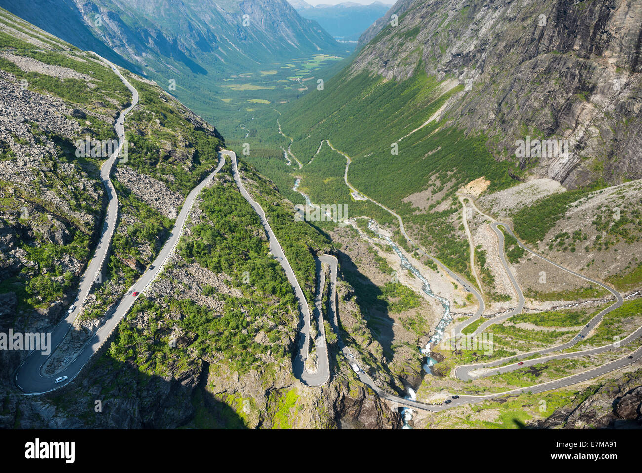 Trollstigen vicino a Andalsnes, Norvegia, Scandinavia, Europa. Foto Stock