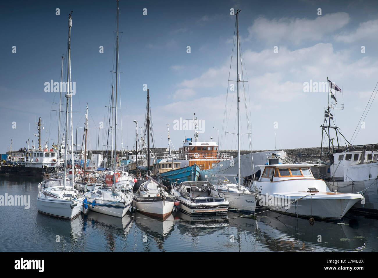 Barche ormeggiate nella Darsena di Penzance Harbour. Foto Stock