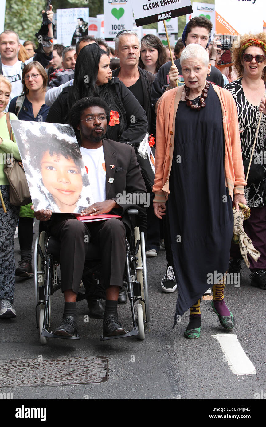 British attrice Emma Thomson e stilista Vivienne Westwood unisciti a decine di migliaia di persone a marzo per le strade di Londra in anticipo dell'ONU vertice di emergenza sul cambiamento climatico. 21.09.2014 Foto Stock