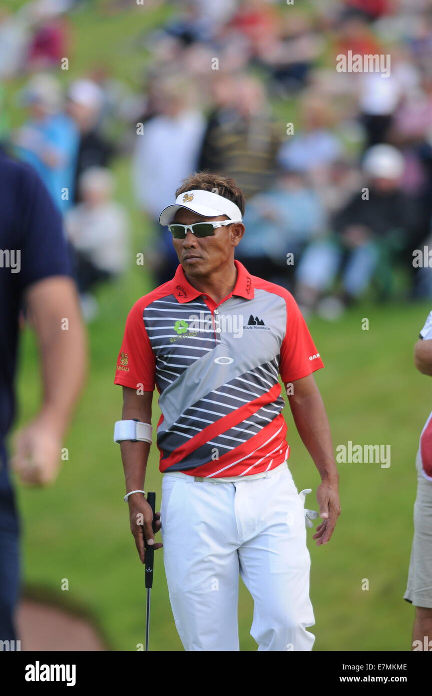 Gli ISP Handa Wales Open Golf giornata finale al The Celtic Manor Resort di Newport, Regno Unito. : Thongchai Jaidee di Thialand finisce il XVIII verde. Foto Stock