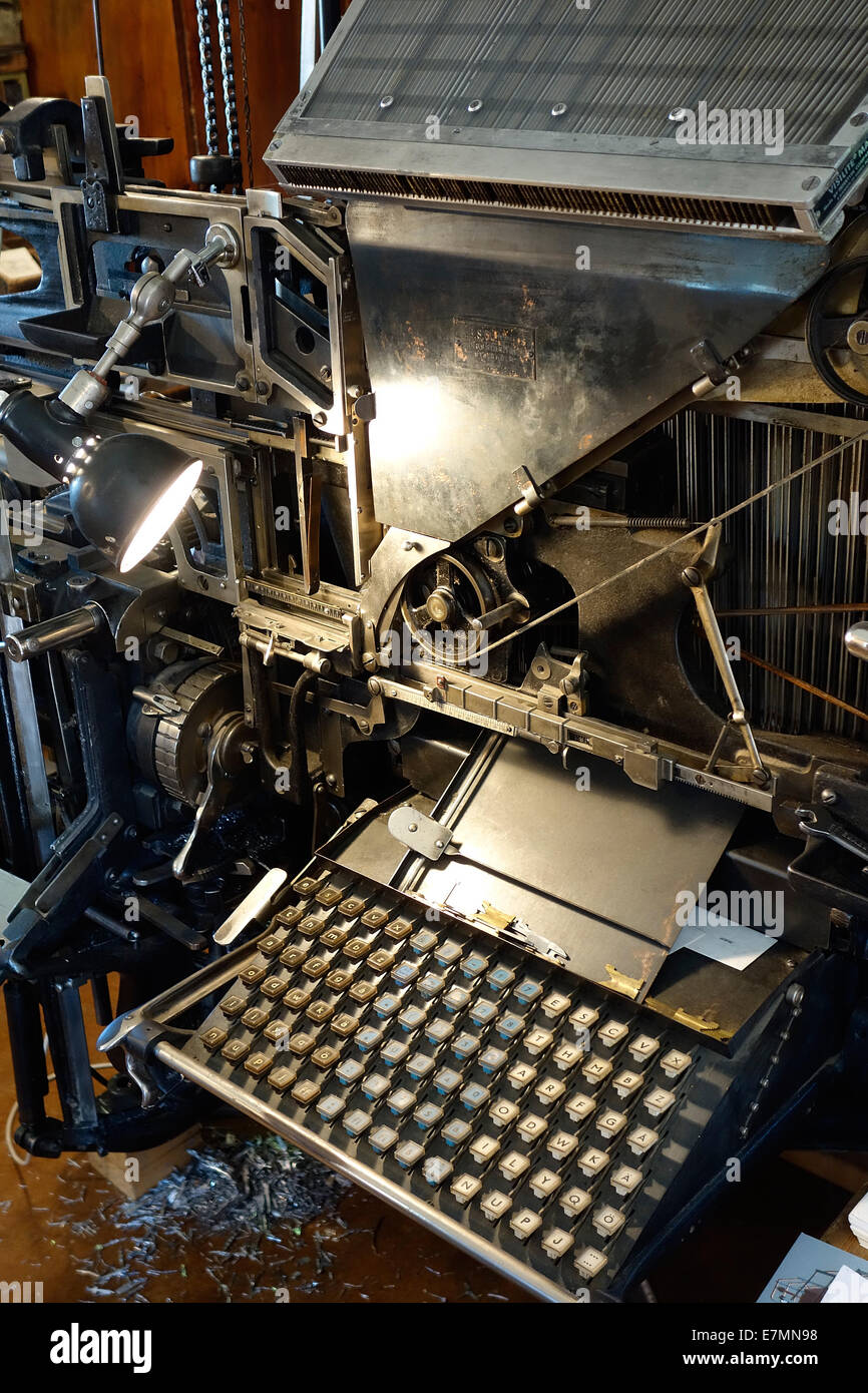 Nastri inchiostratori per macchine da scrivere sulla tastiera di composizione tipografica Macchina realizzata da Intertype Corporation, Brooklyn, N.Y. Anno 1916 Foto Stock