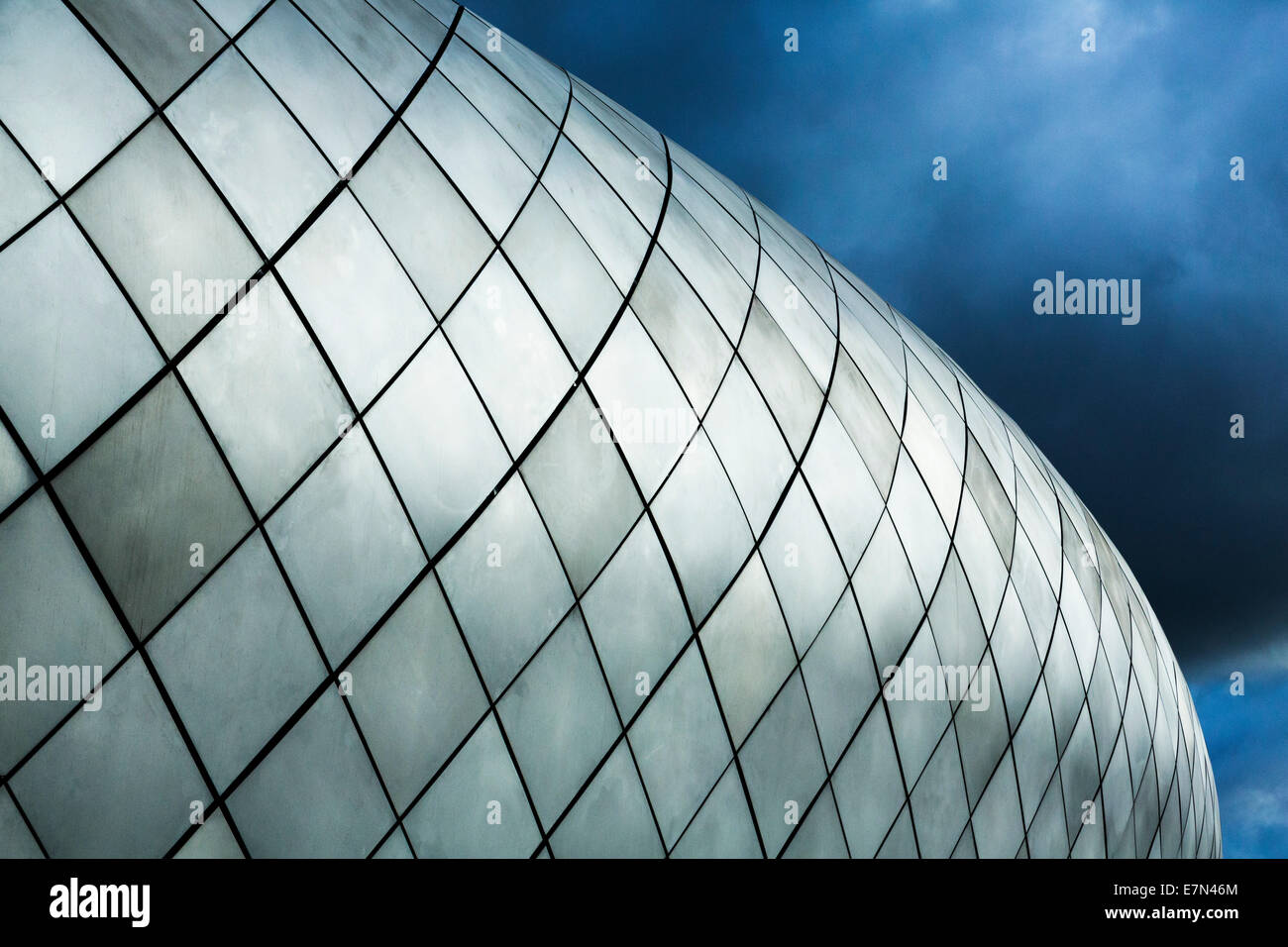 Il tetto dell'edificio Debenhams presso l'arco Shopping Centre in Bury St Edmunds, Regno Unito Foto Stock
