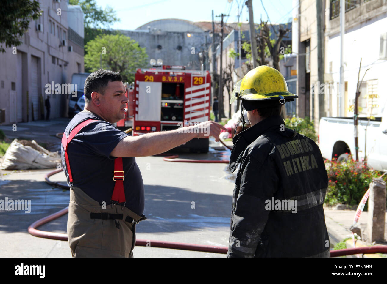 Incendio in fabbrica a Buenos Aires Foto Stock
