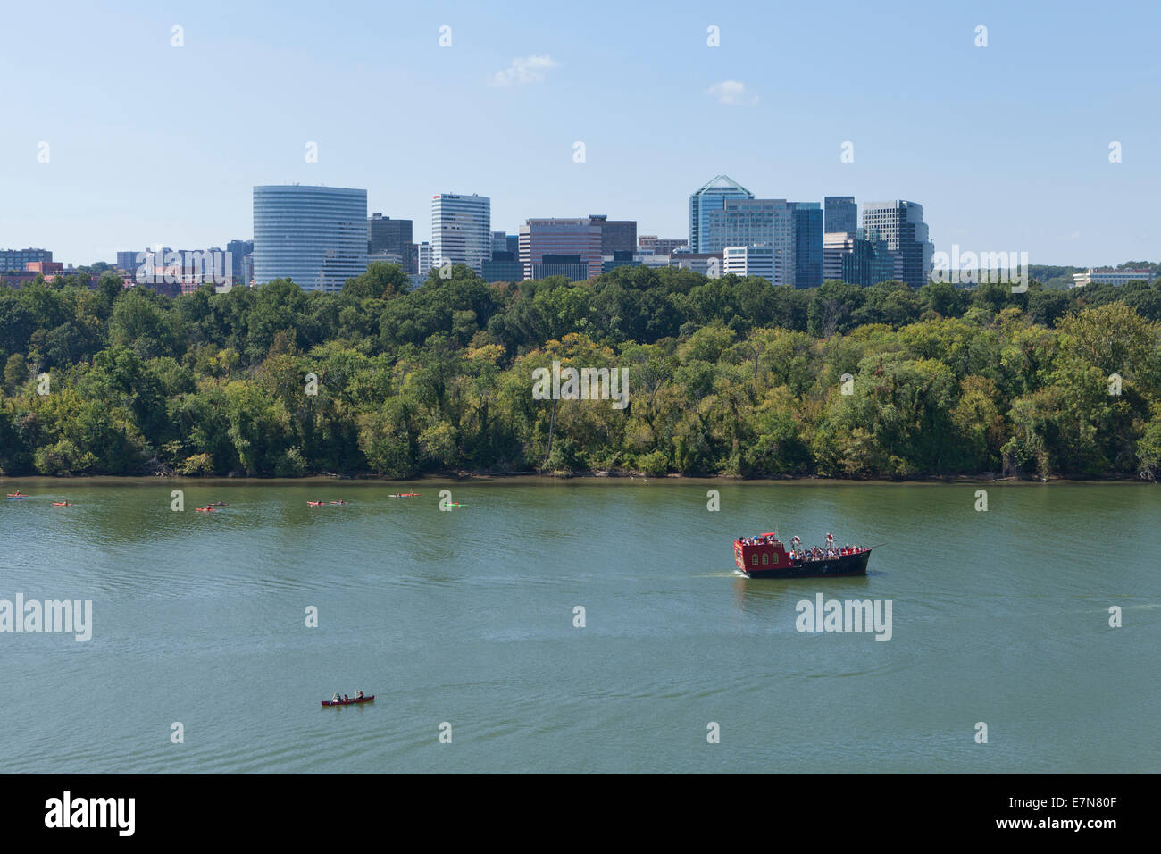 Arlington, Virginia skyline dal fiume Potomac - USA Foto Stock