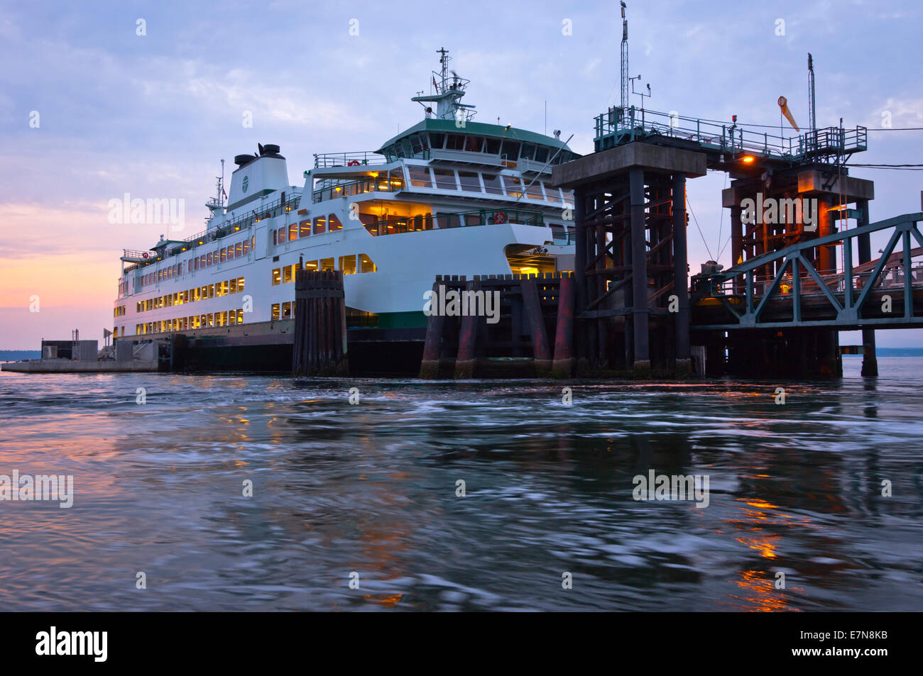 Traghetto Mukilteo-Clinton foglie di Whidbey Island. Mukilteo, Washington, Stati Uniti d'America Foto Stock