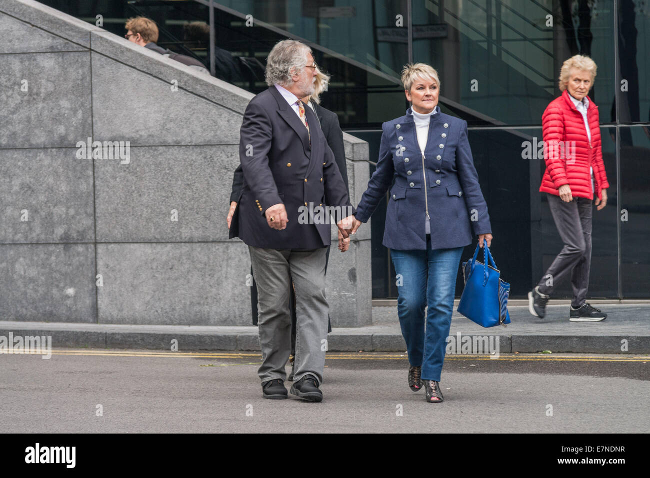 Radio DJ Dave Lee Travis arriva a Southwark Crown Court di Londra Foto Stock