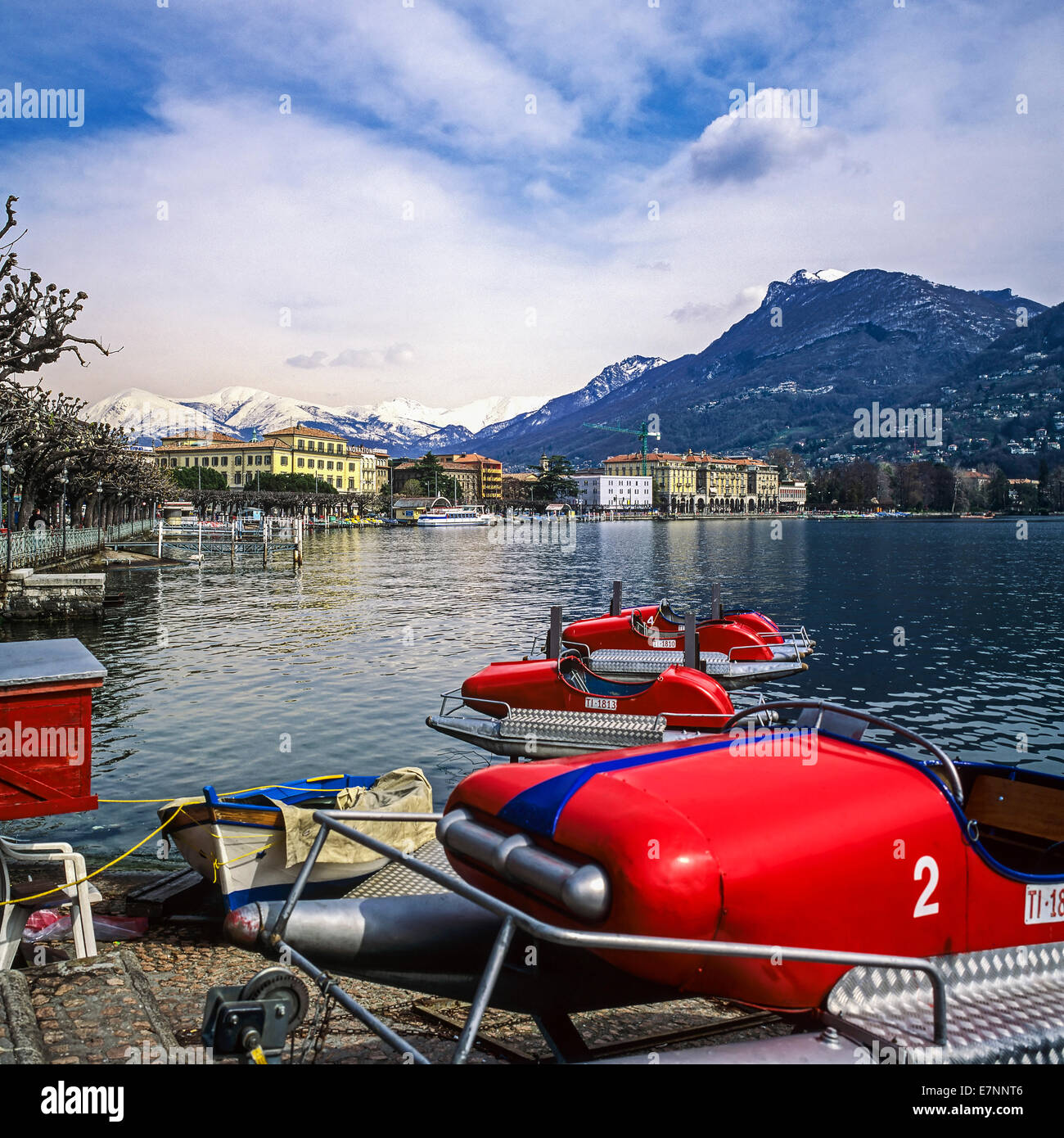 Pedale rosso imbarcazioni al lago di Lugano Ticino Svizzera Foto Stock