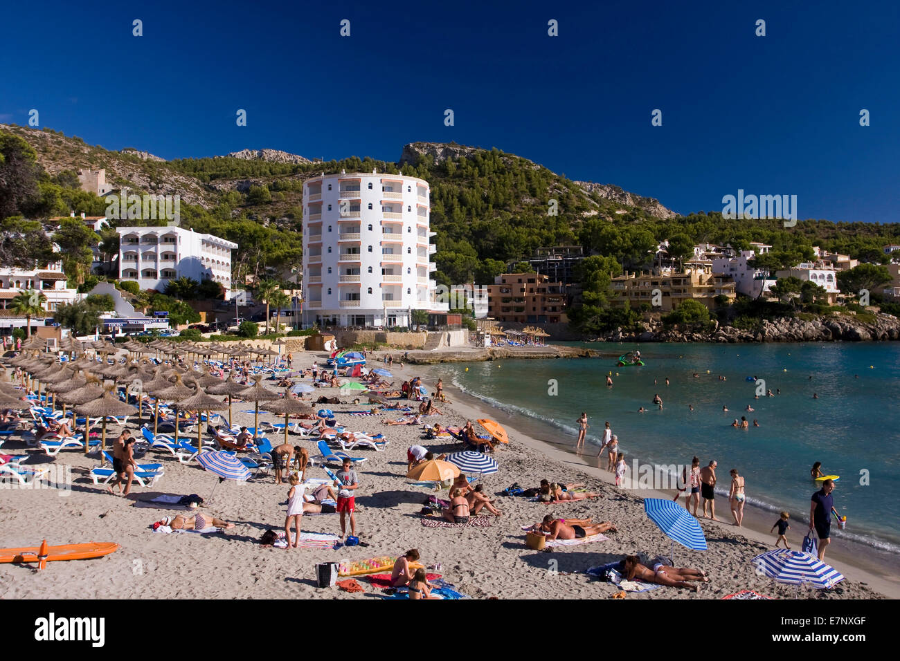 Isole Baleari, bagnanti, vacanze, alberghi costa, Mare mediterraneo, persona, le destinazioni, destinazione, spiaggia di sabbia, Spagnolo, b Foto Stock