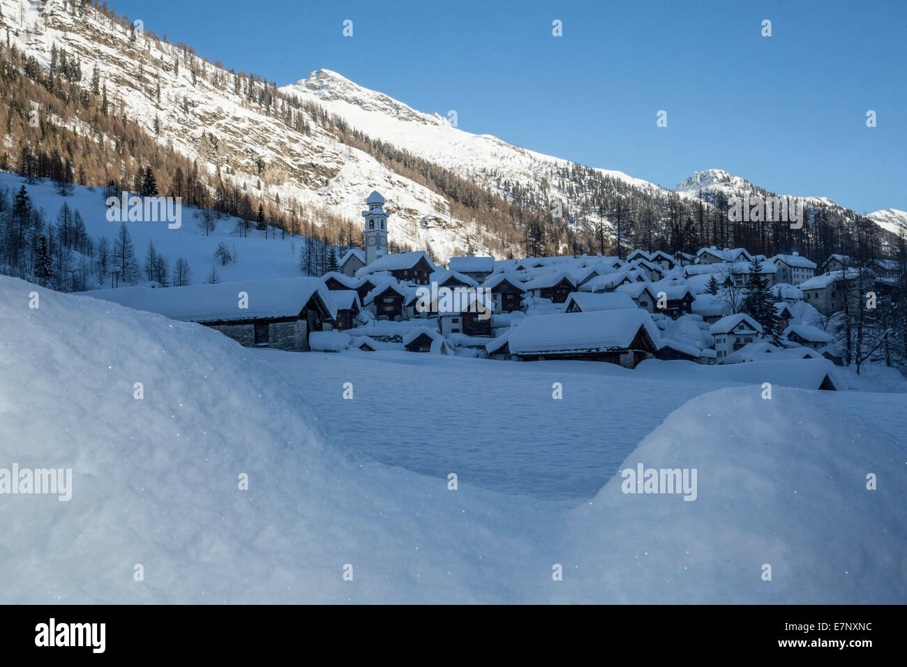 Valle Maggia, Bosco Gurin, inverno, villaggio, neve, in inverno, del cantone Ticino, Svizzera meridionale, Svizzera, Europa Foto Stock