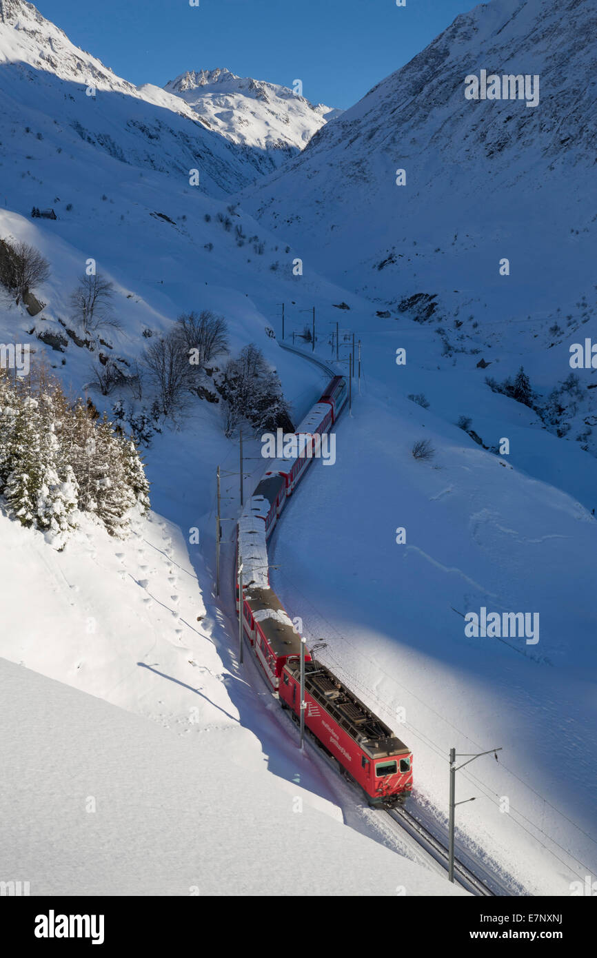 Oberalp pass, Matterhorn - strada del Gottardo, Andermatt, Urserental, villaggio, Canton, UR, Uri, nella Svizzera centrale, in inverno, la stazione ferroviaria, Foto Stock