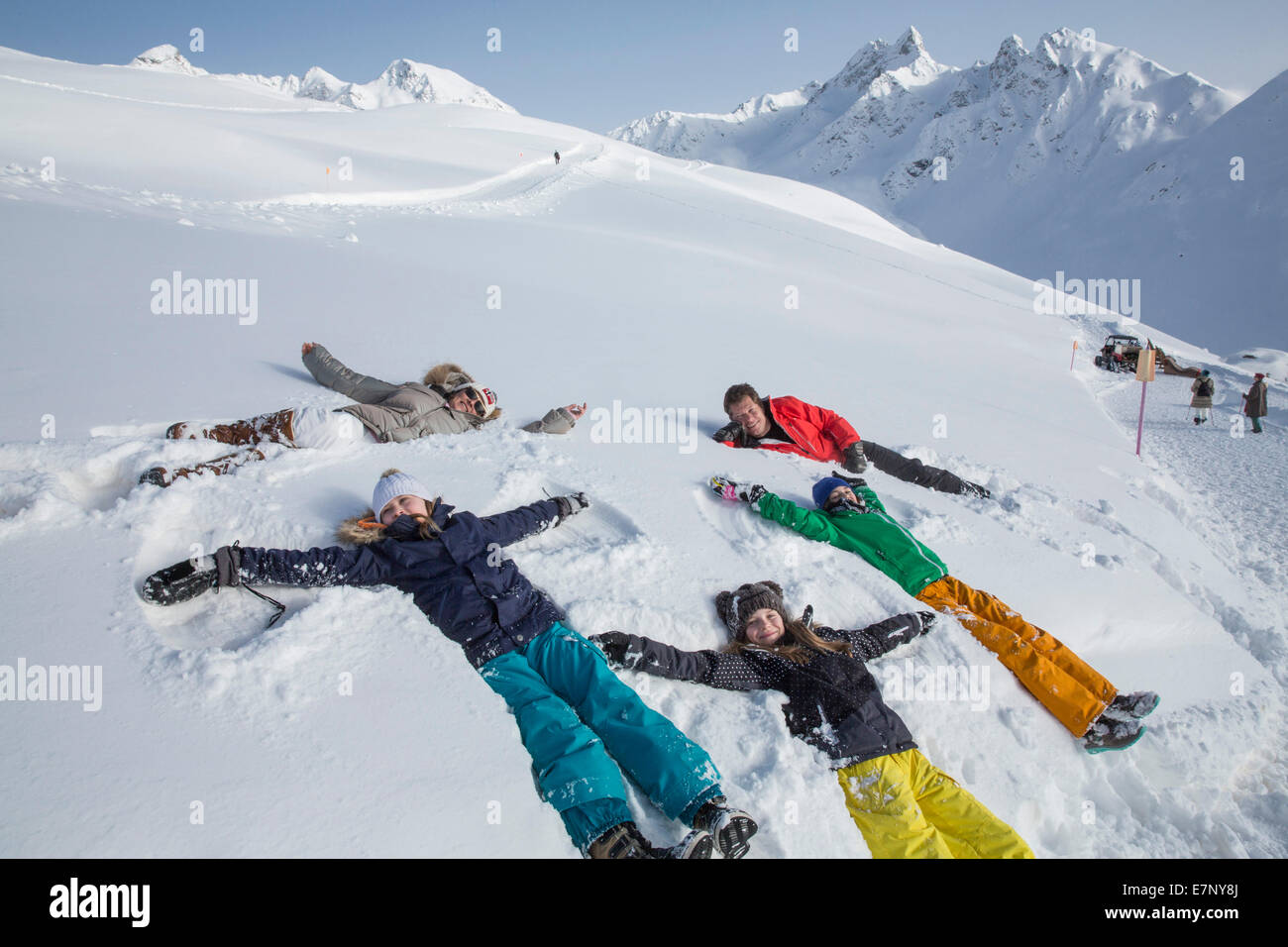 Muottas Muragl, famiglia, passeggiate invernali, GR, del cantone dei Grigioni, Grigioni, alta Engadina, sentiero, passeggiate, escursioni invernali, wint Foto Stock