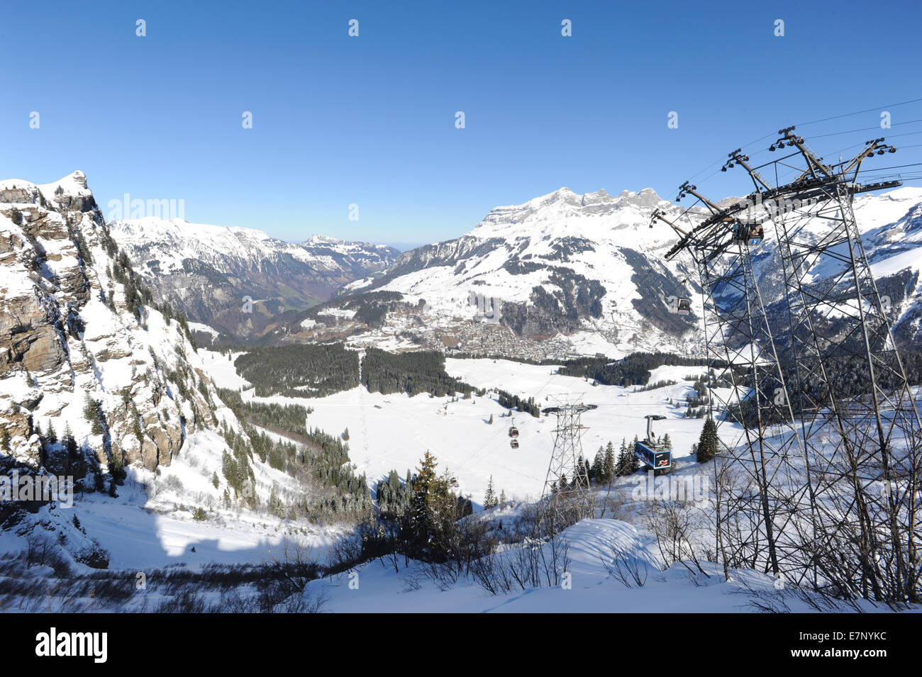 La Svizzera, alpine, alpi, cavo, funivia, funivia, chiaro, freddo, paese, giorno destinazioni, Engelberg, attrezzature, Europa Foto Stock