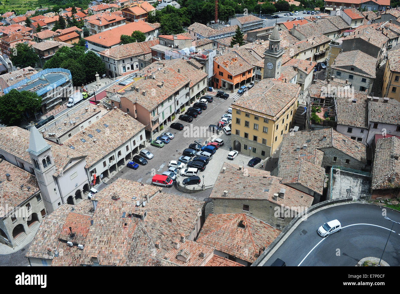 Castello, antico, antiquariato e architettura, borgo maggiore, chiesa, Europa, esterno, famoso punto di riferimento, Marino, medievali e vecchie, superarsi Foto Stock