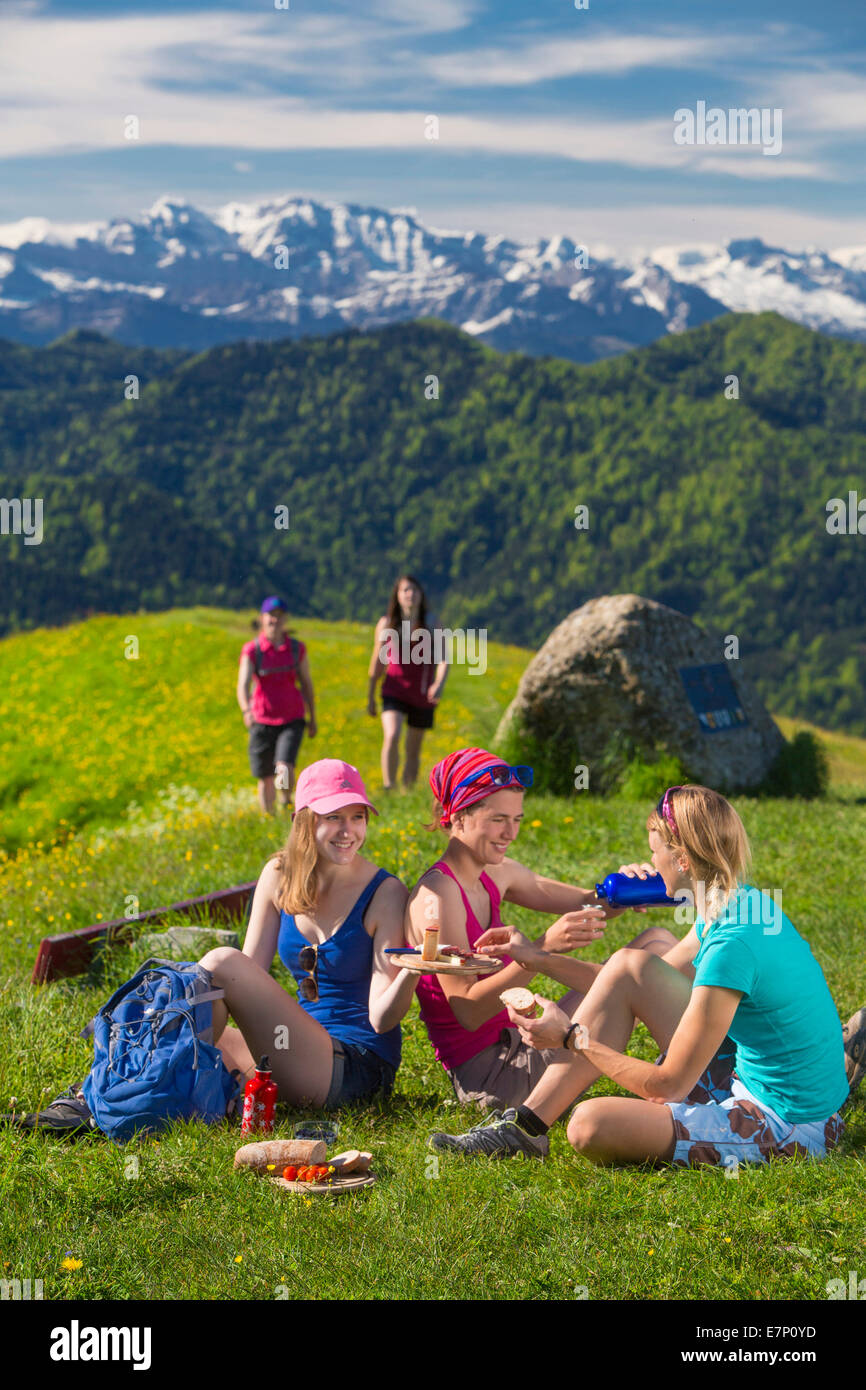 Altipiani di Zurigo, passeggiate, escursioni, Hörnli, Alpi mountain, montagne, gruppo, sentiero, gruppo, donne, canton Zurigo, Svizzera, e Foto Stock