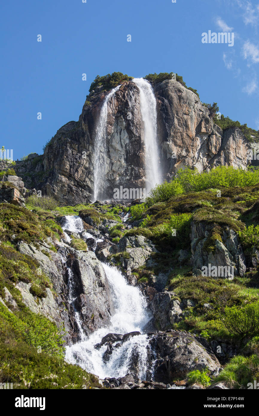 Susten, Svizzera, Europa, alpi, paesaggio, mountain pass, molla, turistica, viaggi, acqua, cascata Foto Stock