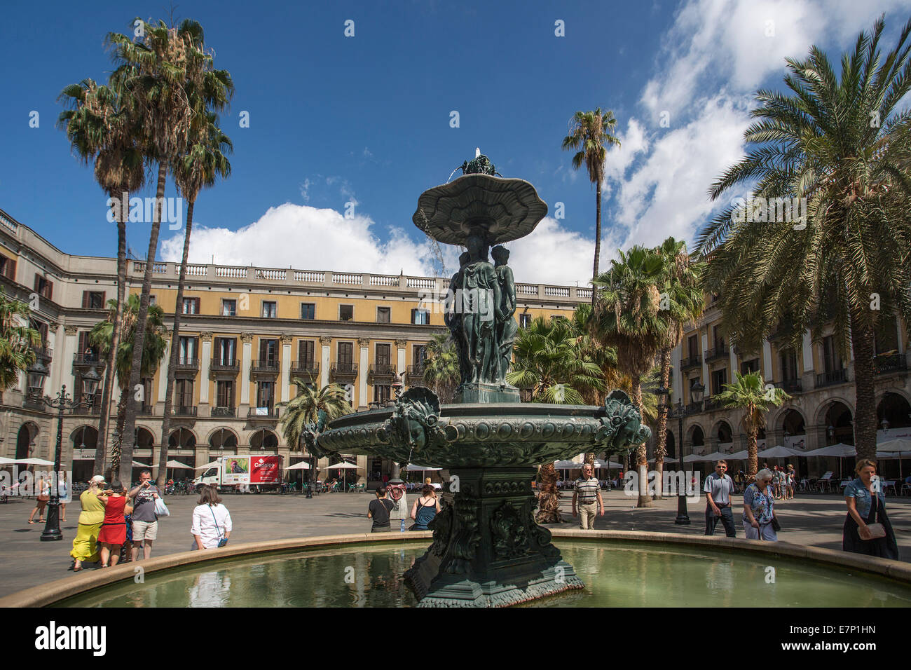 Barcellona, la città, Ramblas, reale, architettura, Catalonia, chiostro, downtown, fontana, città vecchia, palm, palme, Spagna, Europa Foto Stock