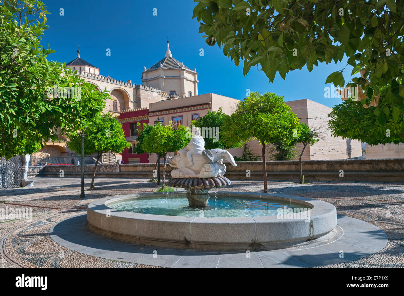 Fontana in Plaza del Triumfo Cordoba Andalusia Spagna Foto Stock
