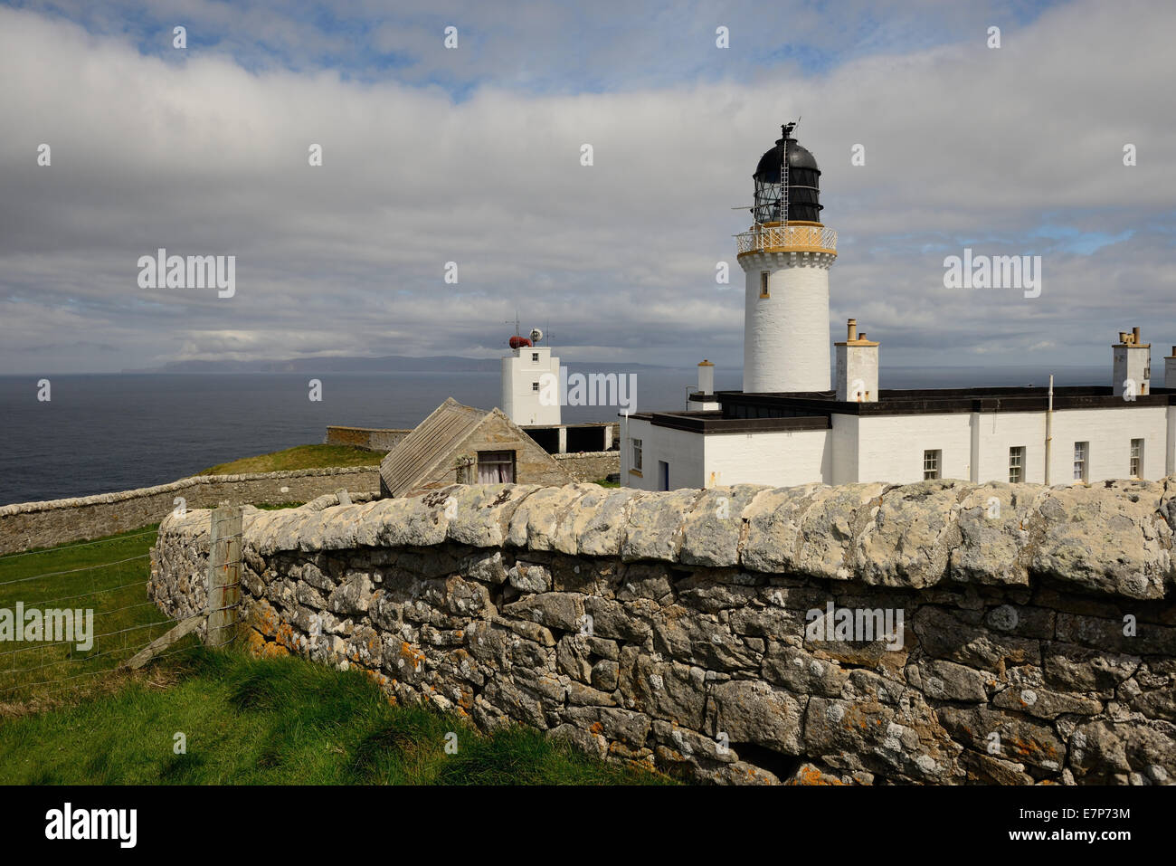 Dunnett Capo Faro, il punto più settentrionale del continente britannico, affacciato su Pentland Firth e l isola di Hoy. Foto Stock