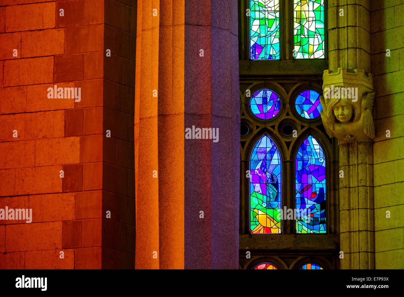 Spagna, Barcellona, chiesa della Sagrada Familia interno Foto Stock
