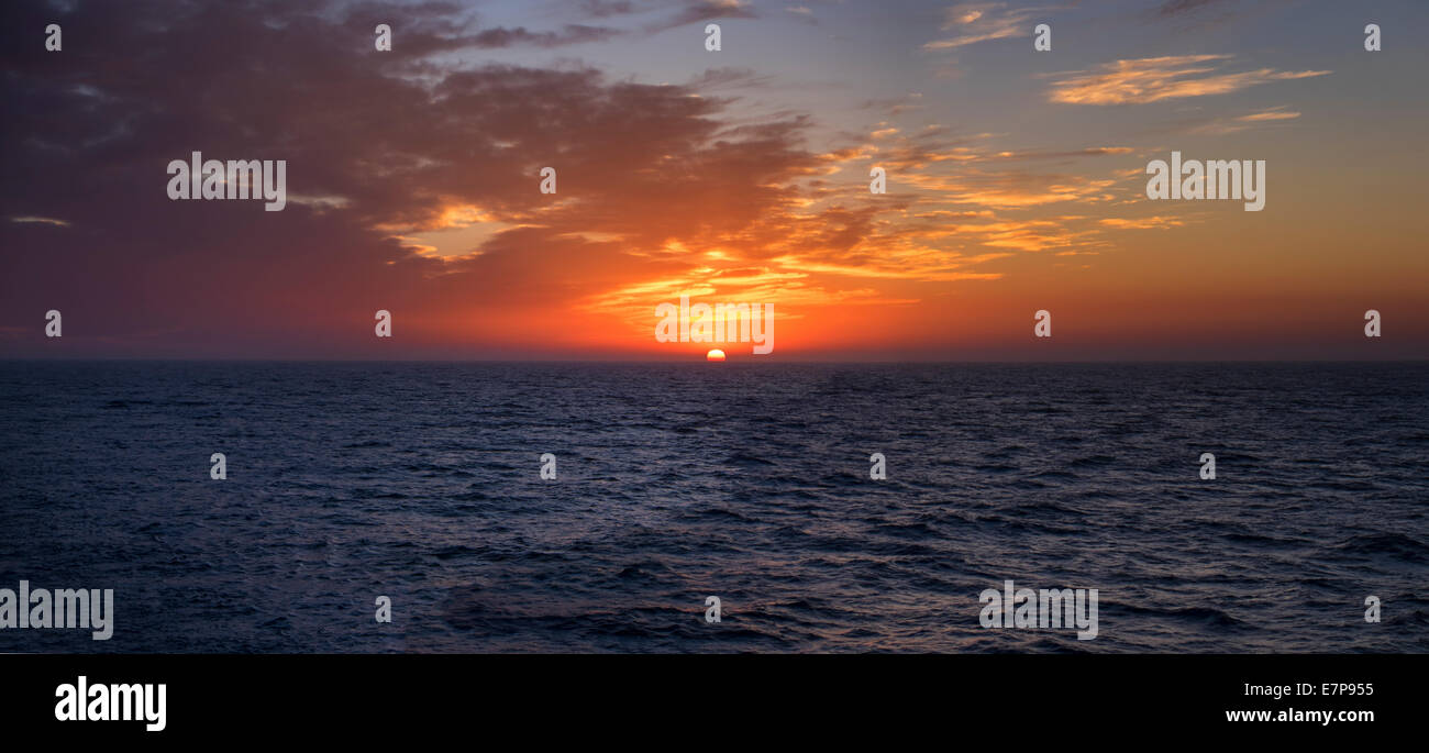 Spagna, mare Mediterraneo al tramonto Foto Stock