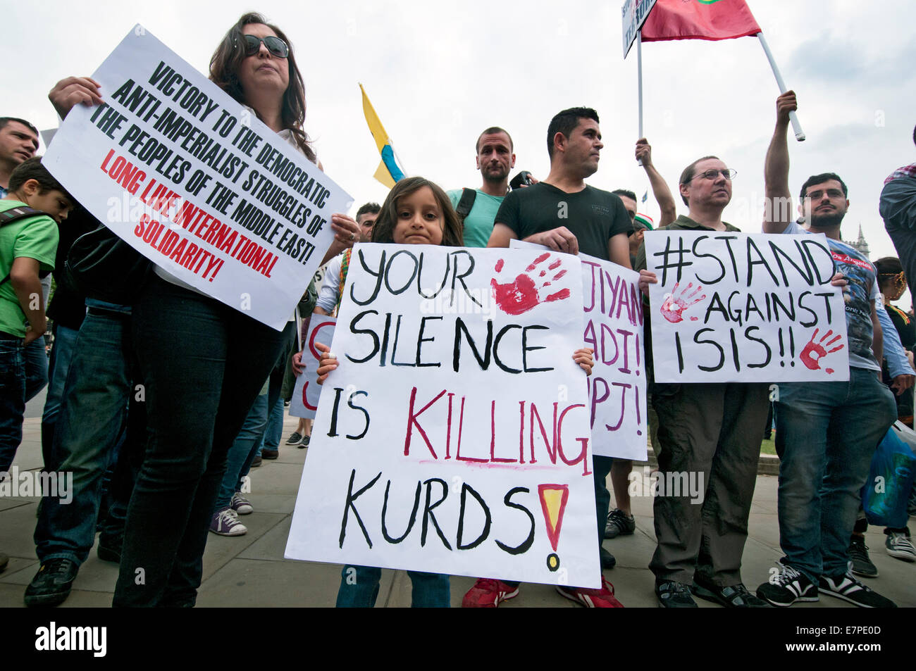 Protesta in piazza del Parlamento di Londra contro ISIS / Stato islamico massacri dei curdi in Iraq e Siria Sept 20 2014 Foto Stock