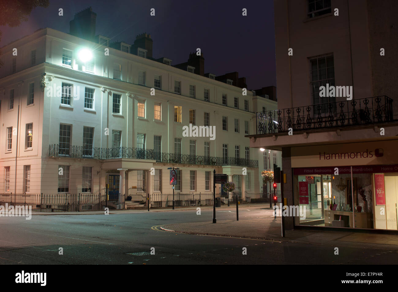 La parata di notte, Leamington Spa Warwickshire, Inghilterra, Regno Unito Foto Stock
