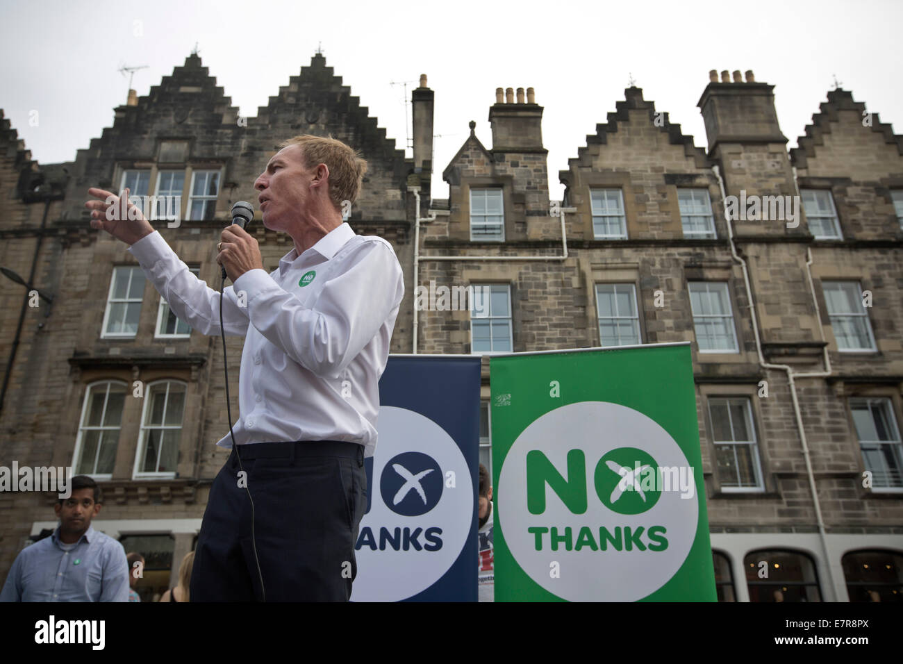 Indipendenza Anti-Scottish diruttori Jim Murphy MP parlando a un non evento grazie a Edimburgo. Foto Stock
